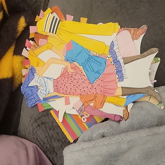 4 paper barbies 1983 - Picture 6 of 7